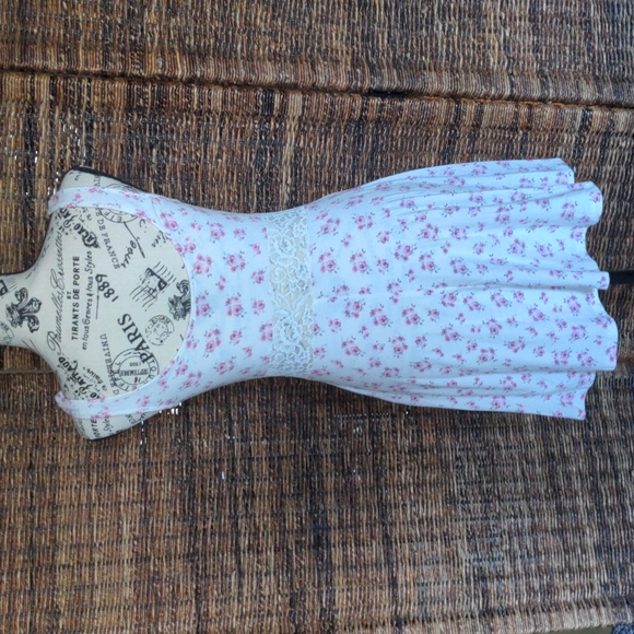 Sundress - Picture 2 of 2